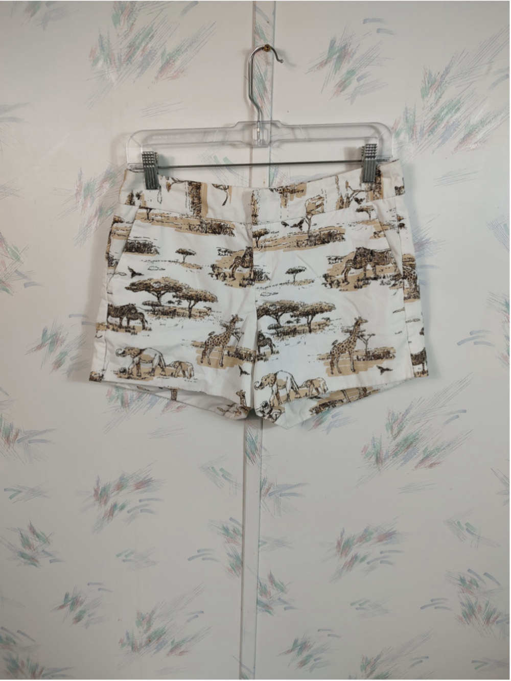 Women's Banana Republic Safari Print Shorts White Beige 4
